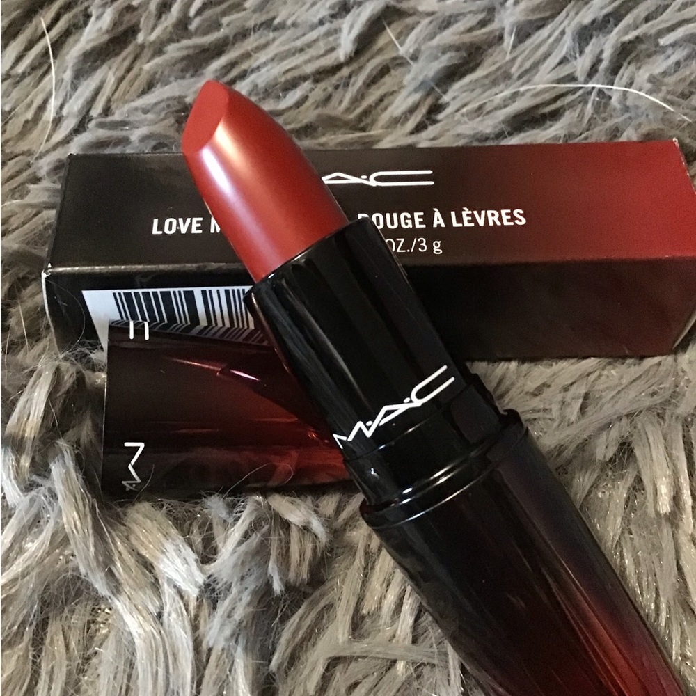 MAC Love Me Lipstick in #423 E for Effortless NIB